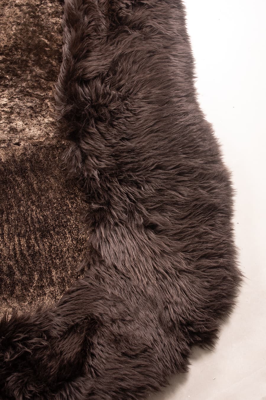 OBELIX – Unique Shaped Rug in Natural Shearling
