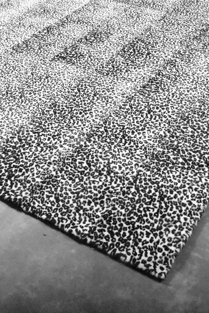 LEOPARD PRINTED – Designer Wool Rug for Modern Interiors