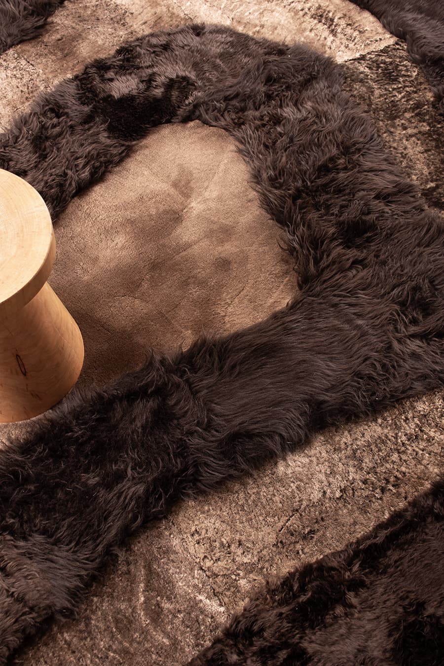 OBELIX – Unique Shaped Rug in Natural Shearling