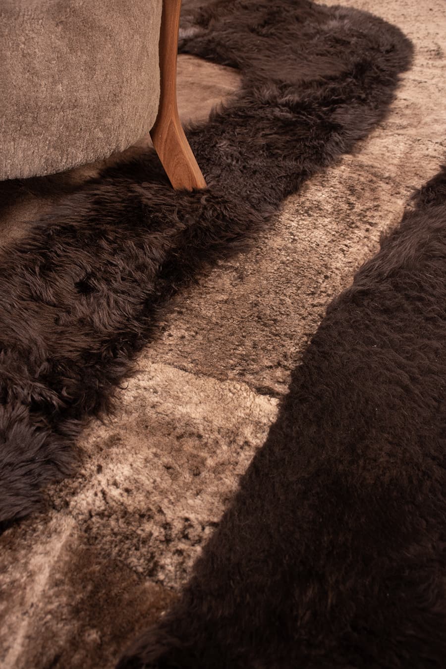 OBELIX – Unique Shaped Rug in Natural Shearling